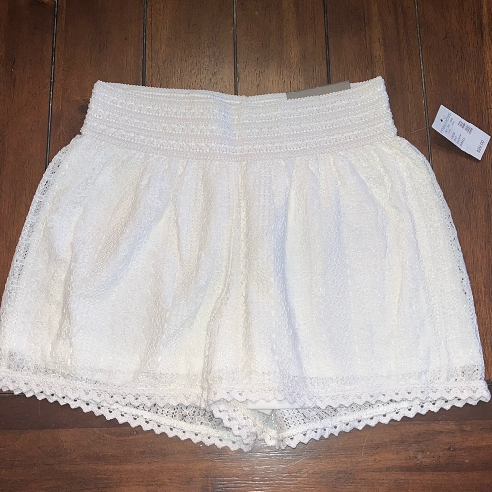 Lace white Shorts from Maurice’s size Small